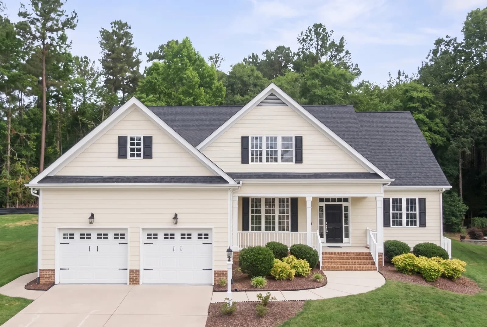 House siding rendered in Sherwin-Williams Shoji White SW 7042, roof, shutters and white trim unchanged